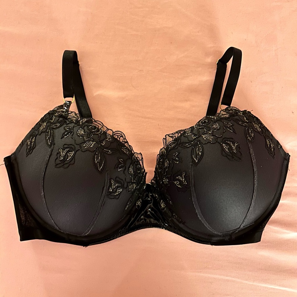 Victoria's Secret Push Up Black Embroidered Floral Lace Bra